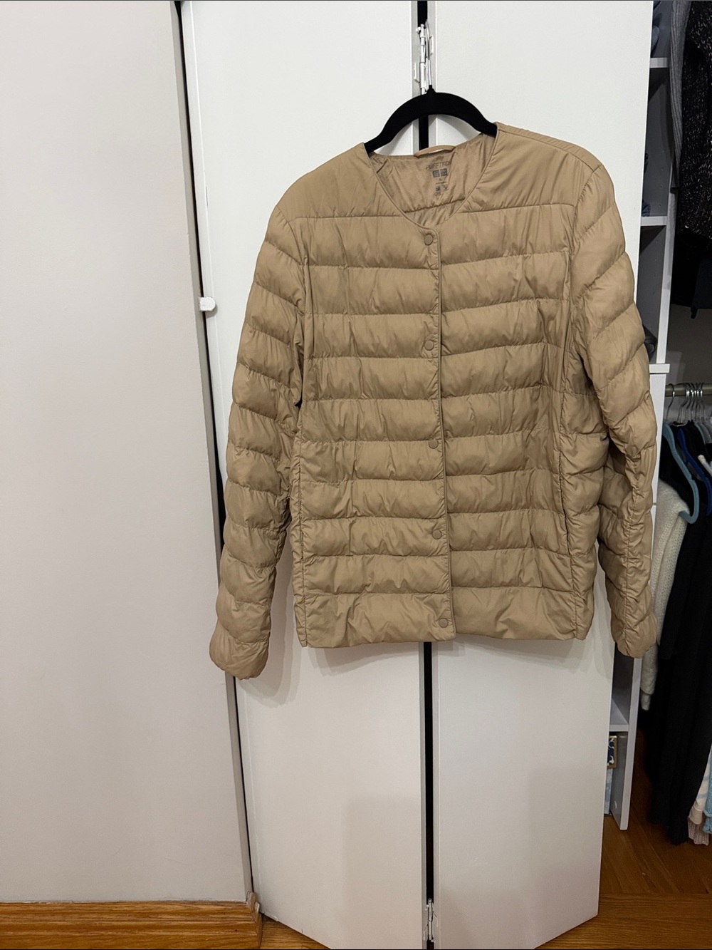Uni qlo Lightweight Quilted Jacket in Tan - Women's Outerwear